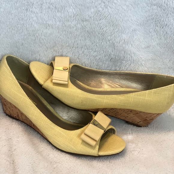 Etienne Aigner Yellow Fabric Wedge Open Toe Bow - Picture 2 of 8